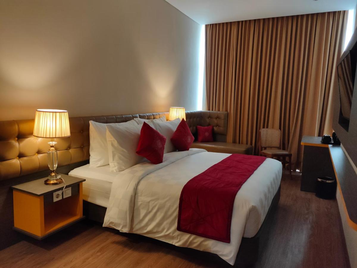 Ramada By Wyndham Yogyakarta Hotell Sleman  Exteriör bild
