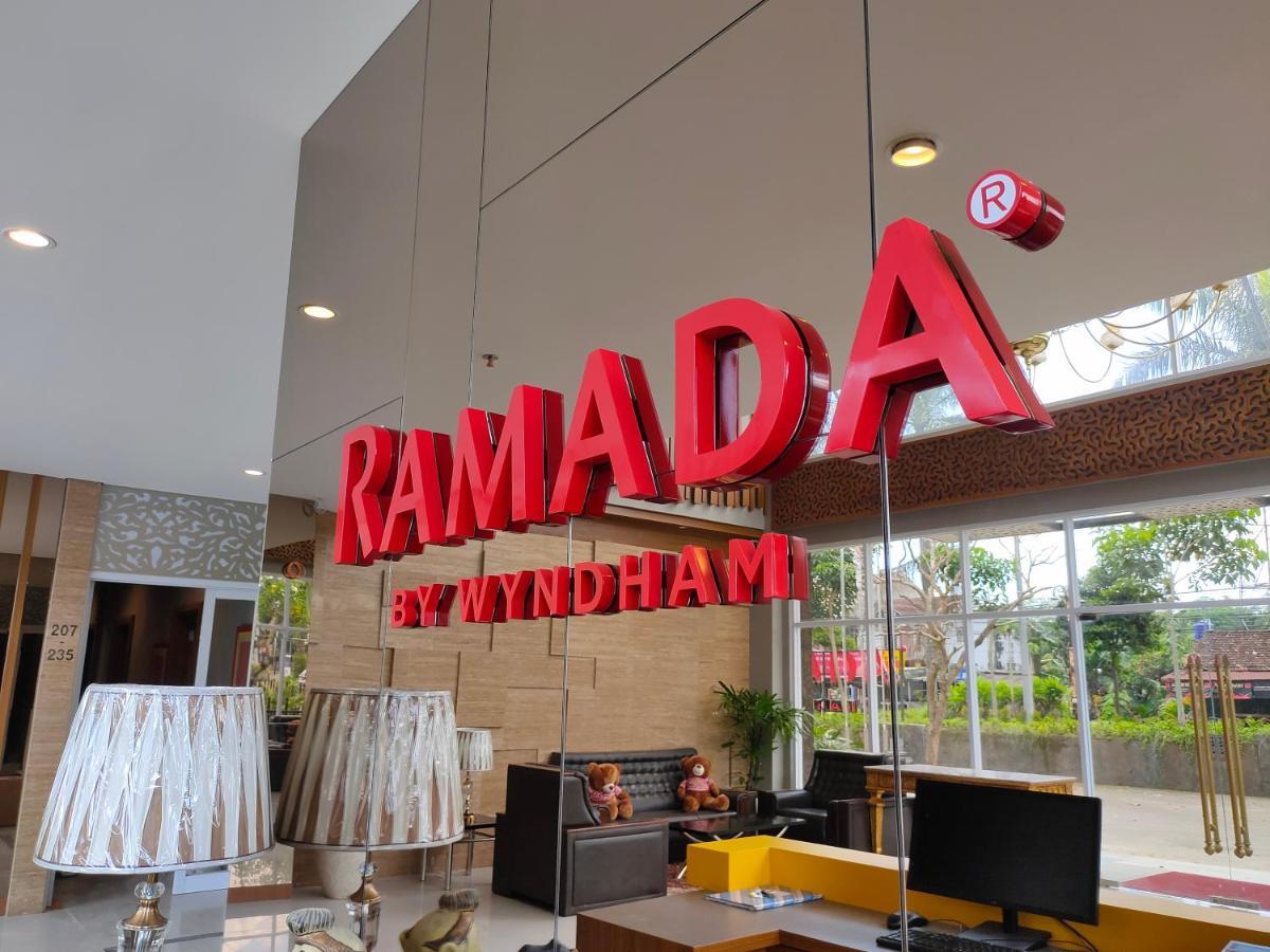 Ramada By Wyndham Yogyakarta Hotell Sleman  Exteriör bild