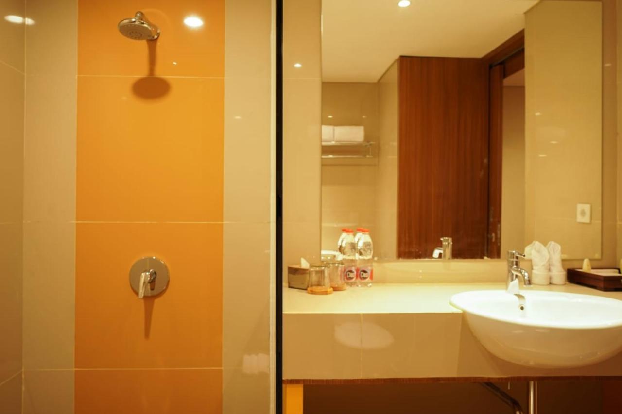 Ramada By Wyndham Yogyakarta Hotell Sleman  Exteriör bild