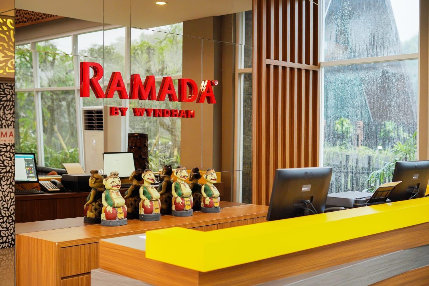 Ramada By Wyndham Yogyakarta Hotell Sleman  Exteriör bild